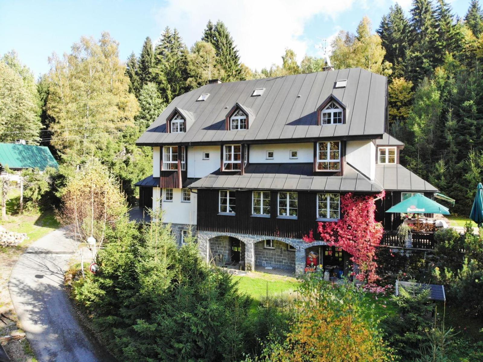 Hotel Konsel Říčky Exterior foto